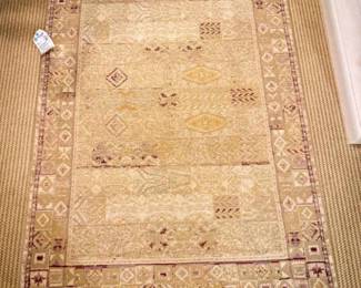 4x5 Synthetic Icon Rug