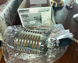 CLASSIC SHURE VOCAL MICROPHONE IN BOX!
