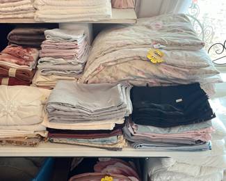 COMFORTERS & SHEETS