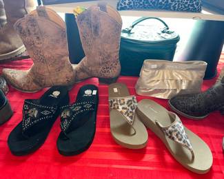 MORE SANDALS