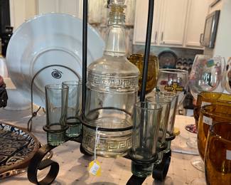 DECANTER w/ STAND & GLASSES