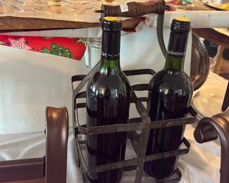 IRON WINE BOTTLE CARRIER
