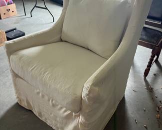 WHITE SLIPCOVER CHAIR