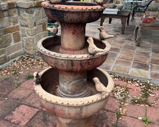 WONDERFUL 3-TIER FOUNTAIN / BIRDBATH
