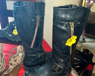 HIGH-TOP BOOTS