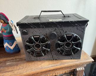 PORTABLE KICKER SPEAKER UNIT