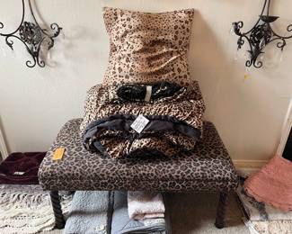 KING LEOPARD PRINT COMFORTER & SHAMS, LEOPARD PRINT FOOTBENCH