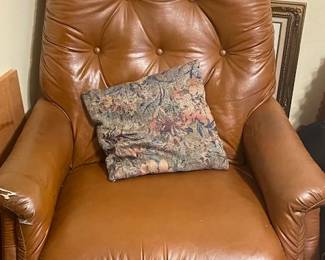 Vinyl recliner