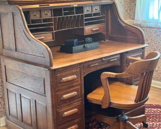 1900s Edwardian Oak Roll Top Desk