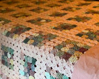 Vintage Amish Handmade Feed Sack Yo-Yo Quilt