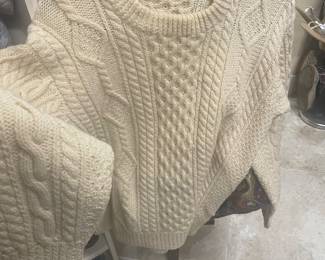 RETRO SWEATER   VERY TRENDY NOW !!