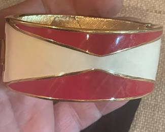MINT RETRO HINGED RED/WHITE BRACELET SIGNED  MONET