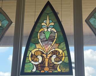 CLOSER LOOK AT VINTAGE STAINED GLASS APPROX 5-6 FT