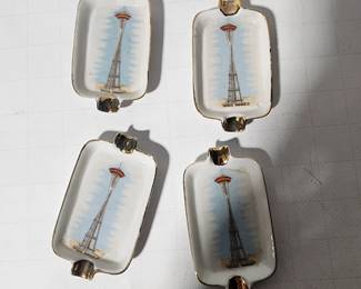 WORLDS FAIR SEATTLE SPACE NEEDLE INDIVIDUAL ASHTRAYS
