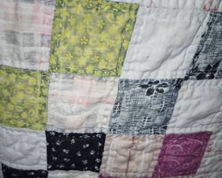 Much, much quilts, blankets and linens