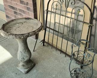 Concrete statuary