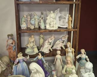 Figurines
