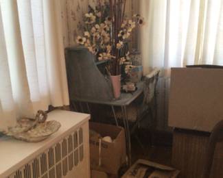 Mid Century Modern metal leg desk w/ chair $65.