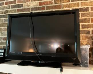 #171 Vizio TV w/remote (not flatscreen) 31" $20.00