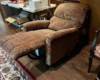 #72 Electric Recliner Brown Print w/continuous seat $100.00