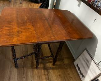 #114 gate leg as is finishing table barley twist 16-48x33x29 $75.00