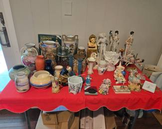 Vases & figurines of all kinds