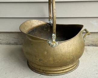 Antique coal scuttle/bucket.
13” wide