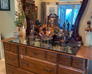 Dresser, wall mirror