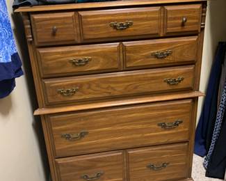 chest of drawers
