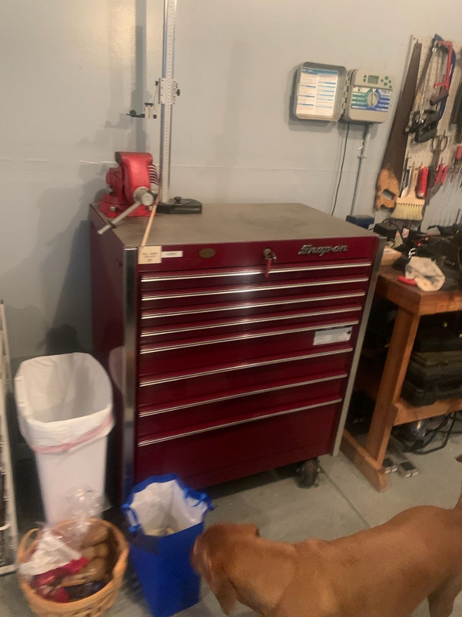 Snap on toolbox with all the tools for 600 bucks worth Over $2000