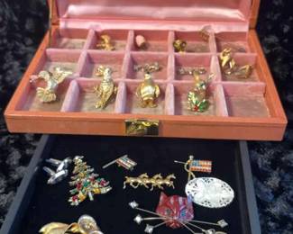 Loads Of Pins Mele Jewelry Box