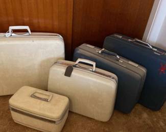 Samsonite And American Tourister Luggage
