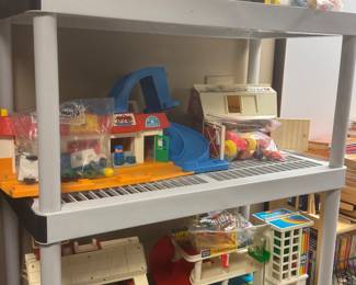 Multiple set of vintage fisher price playsets