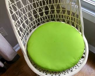 “ Woodard” style fiberglass spun chair