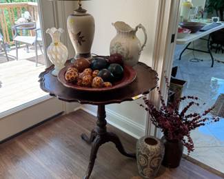table, lamo, and decor