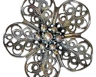 Beau Sterling Silver Fillgree Flower Pin