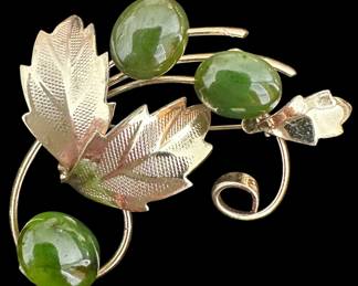 Gold Tone Jade Cabochon Brooch