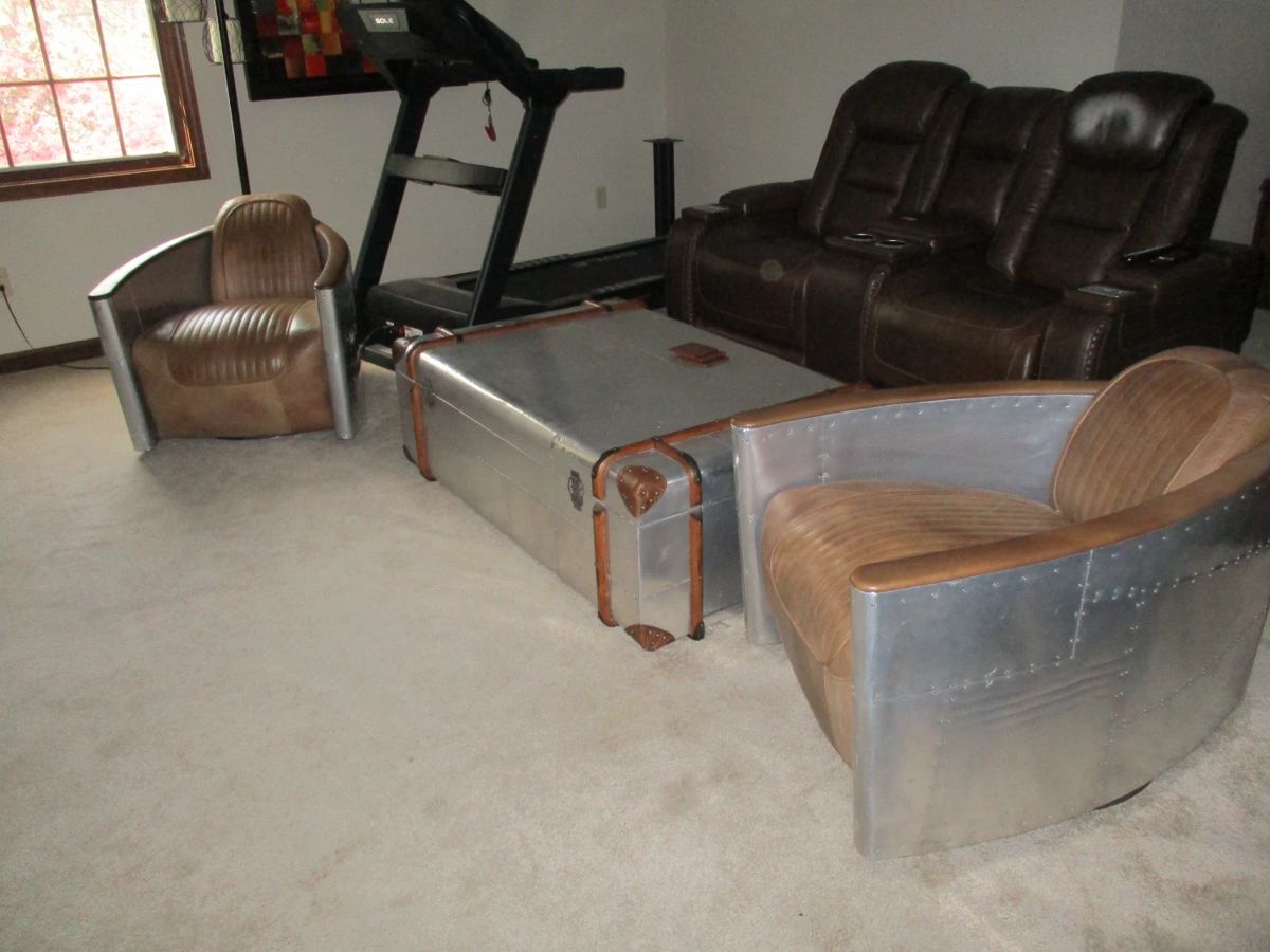 2 Aviator chair & coffee table