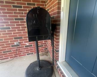 Cast iron base and over sized mailbox 