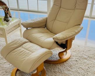 Stressless leather recliners (pair)