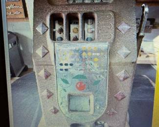 1930 - 40's Buckley / Mills 25 cent slot machine. Aluminum Diamond case. Working.