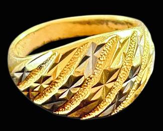 003 22k Gold Engraved Starburst Ring 4.77g