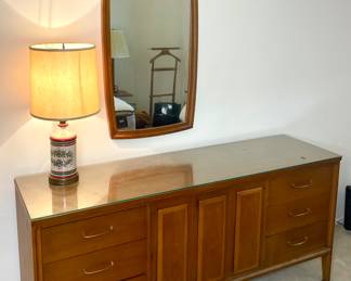 Broyhill Forward 70 Magna Mid Century Queen long dresser & mirror