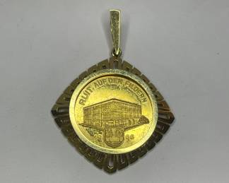 14k gold pendant