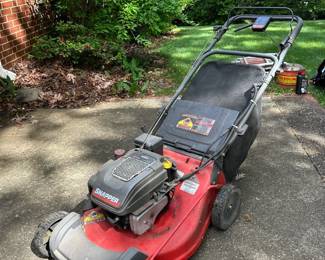 Briggs Stratton push lawn mower