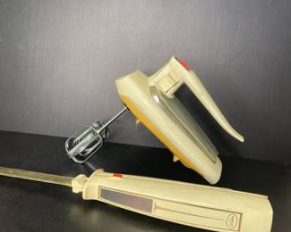 Vintage Sunbeam knife & GE hand mixer