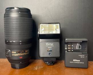 Nikon AF-S Nikkor lens & quick charger, Vivitar auto thyristor 2800