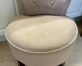 Vanity chair