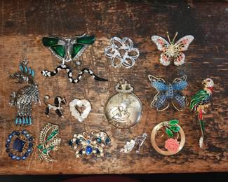 Collection of costume jewelry (more not pictured)