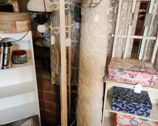 Area rug & coat rack